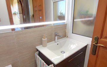 Property slide 25