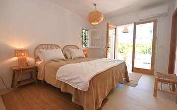 Property slide 22
