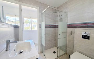 Property slide 32