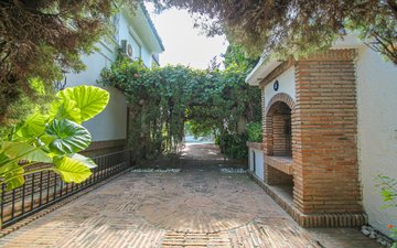 Property slide 16