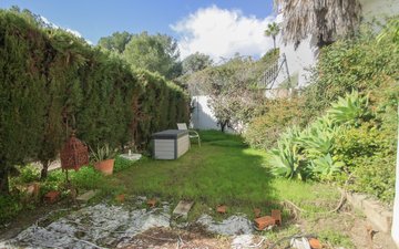 Property slide 18