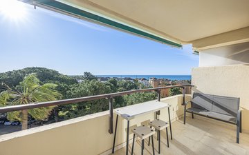 Property slide 10