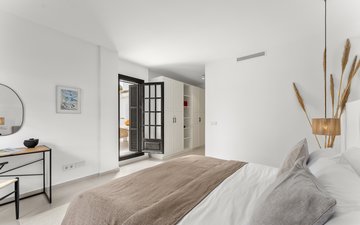 Property slide 32