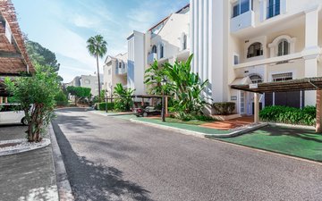 Property slide 22