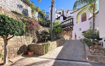 Property slide 24