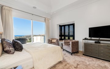 Property slide 18