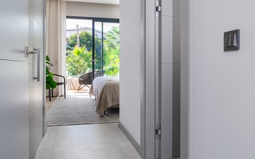Property slide 48