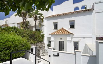 Property slide 19