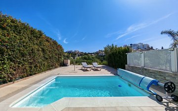 Property slide 32