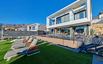 Property slide 19