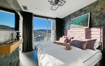 Property slide 10