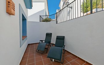 Property slide 18