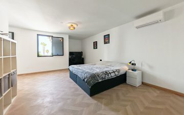 Property slide 17