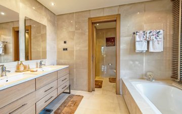 Property slide 18