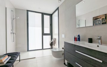 Property slide 21