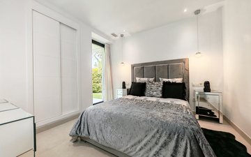 Property slide 32