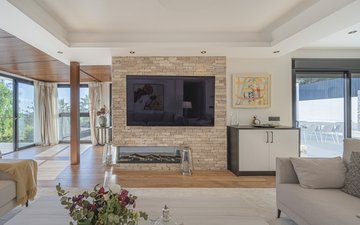 Property slide 10