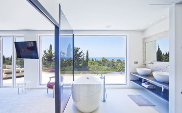 Property slide 40