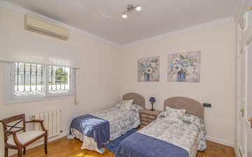 Property slide 44