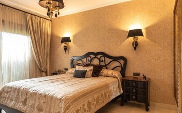 Property slide 18