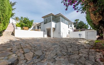 Property slide 16