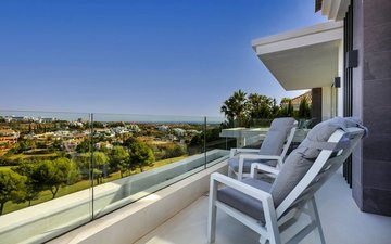 Property slide 32