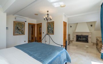 Property slide 20