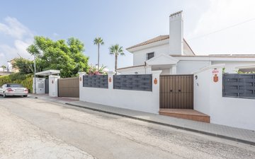 Property slide 32