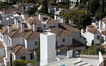 Property slide 32