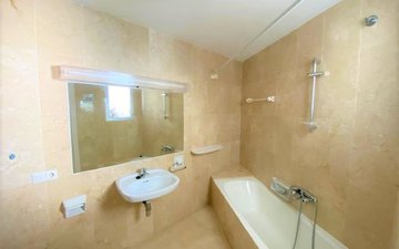 Property slide 20
