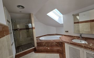 Property slide 21