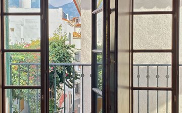 Property slide 10
