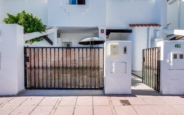 Property slide 32
