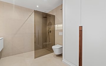 Property slide 18