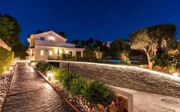 Property slide 42