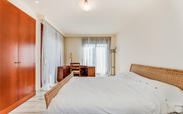 Property slide 16