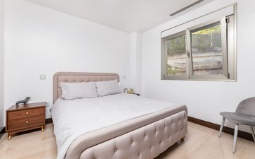 Property slide 22