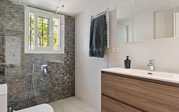 Property slide 28