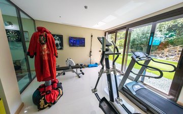 Property slide 32
