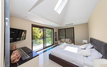Property slide 25