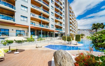 Property slide 32