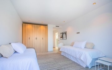 Property slide 22
