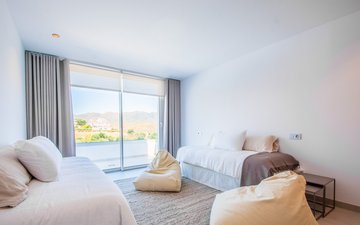 Property slide 21