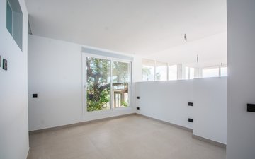 Property slide 24