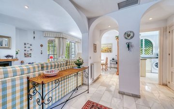 Property slide 10