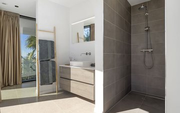 Property slide 15