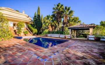 Property slide 18