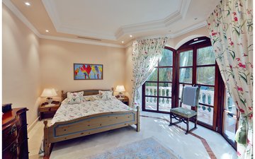 Property slide 32