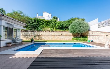 Property slide 32