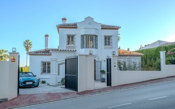 Property slide 44